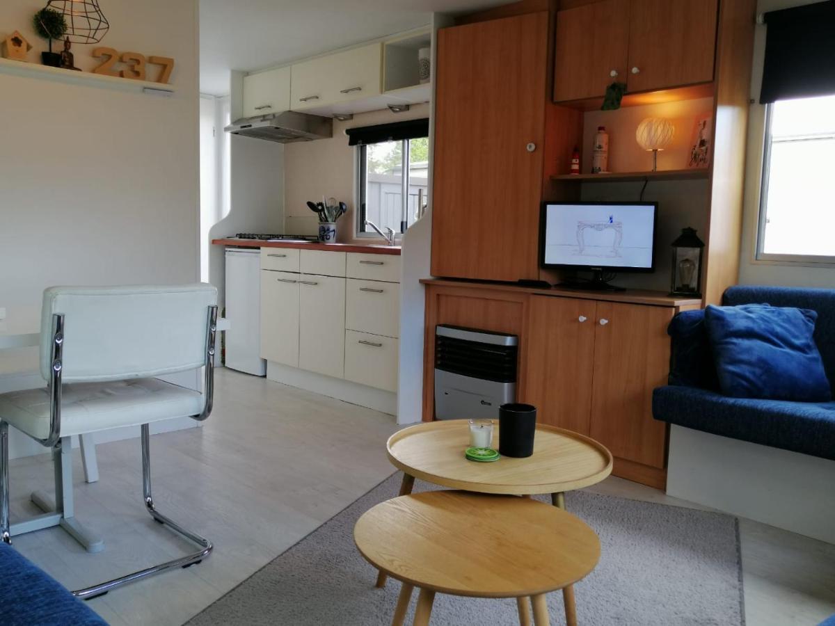 Stacaravan Op 5 Sterren Vakantiepark De Kuilart Friesland Aan Het Meer Met Zwembad 5P 237 Koudum Exteriér fotografie